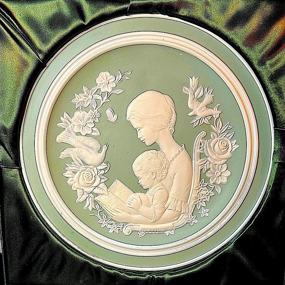 Large 1977 Franklin Porcelain Mother’s Day‎ Plate Mint Condition Original Box